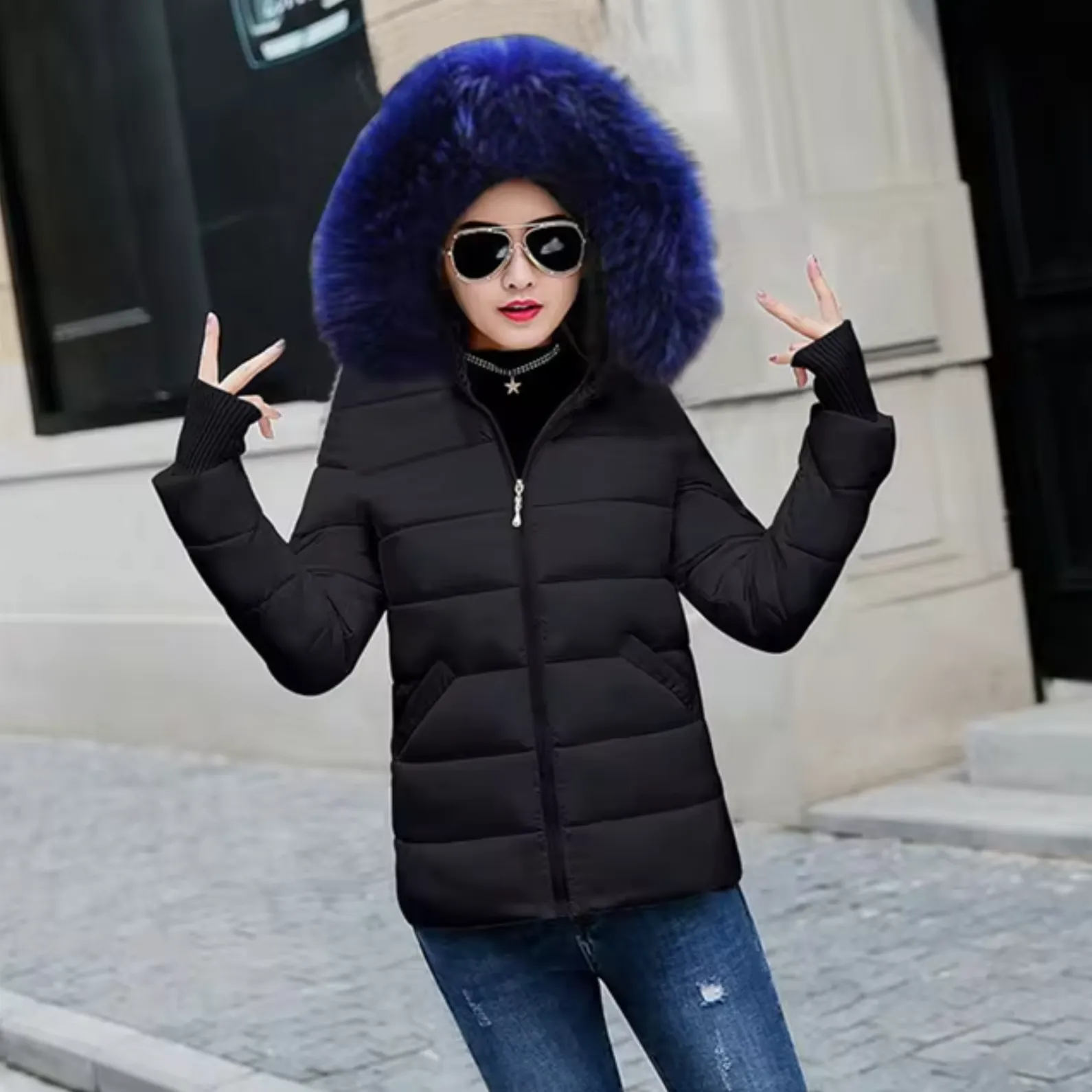 Autri Winterjacke | Warme kurze Winterjacke mit abnehmbarem Kunstfellkragen für Damen
