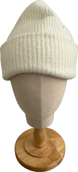 ZARA Cream Knitted Beanie UK M