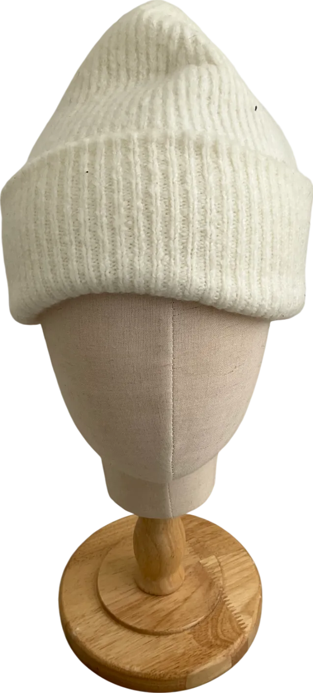 ZARA Cream Knitted Beanie UK M